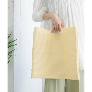 ケービーエフ(KBF)の【YELLOW】スクエアニットBAG(ハンドバッグ)