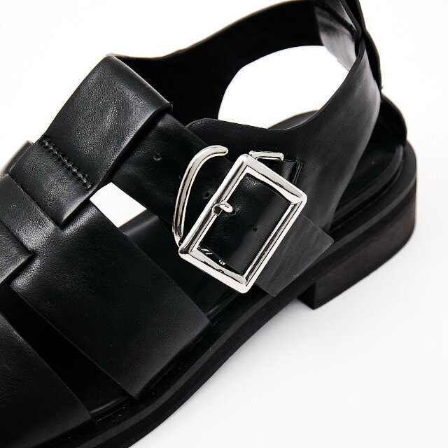 AU BANNISTER(オゥバニスター)の【ブラック】【37】【LAROUTE】グルカサンダル レディースの靴/シューズ(サンダル)の商品写真
