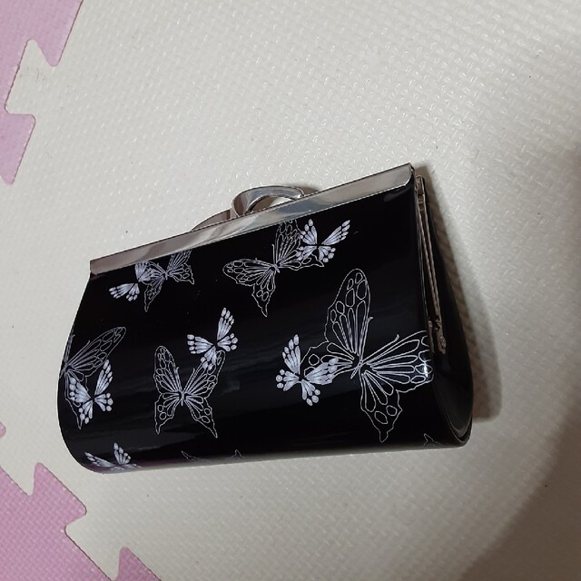 蝶々　　　ポーチ レディースのファッション小物(ポーチ)の商品写真