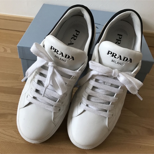 PRADA プラダ　スニーカー　ホワイト