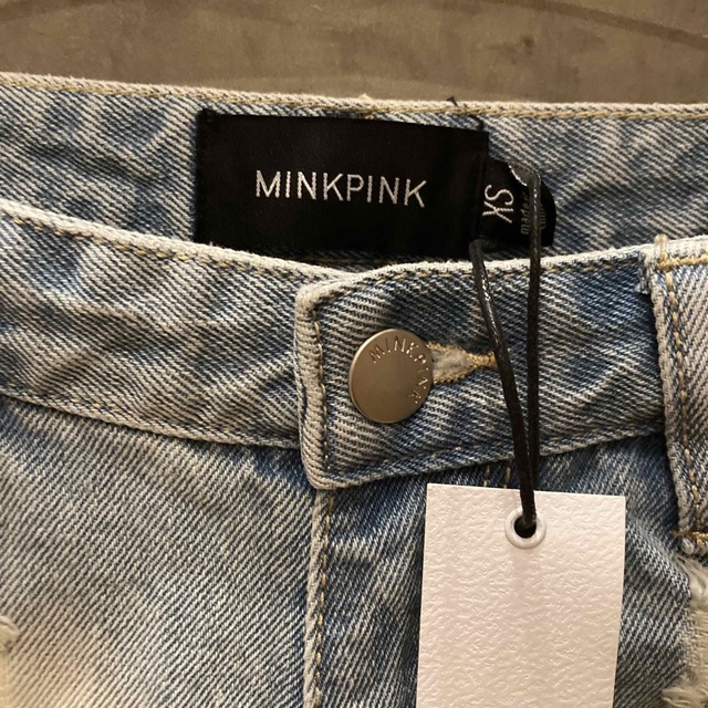 MINKPINK(ミンクピンク)の新品送料込み　ミンクピンク　デニムショートパンツ　ブルー　XS レディースのパンツ(ショートパンツ)の商品写真