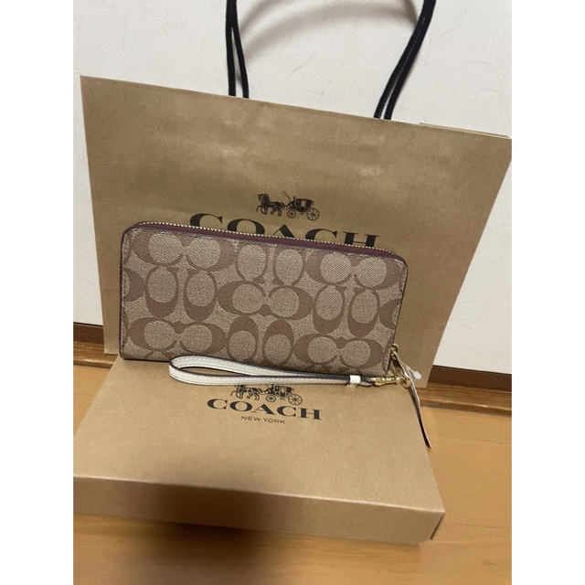 COACH(コーチ)のCOACH 長財布 シグネチャー ピーナッツ コラボ スヌーピー  C4598 レディースのファッション小物(財布)の商品写真