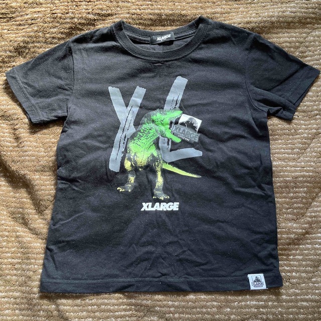 XLARGE(エクストララージ)の値下げ！XLARGE kidsの黒の半袖Tシャツ キッズ/ベビー/マタニティのキッズ服男の子用(90cm~)(Tシャツ/カットソー)の商品写真