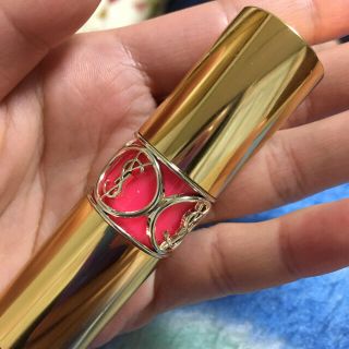 イヴサンローランボーテ(Yves Saint Laurent Beaute)のルージュヴォリュプテシャイン49(口紅)