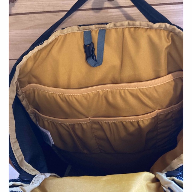 MOUNTAIN HARDWEAR(マウンテンハードウェア)のマウンテンハードウエア　バックパックJ TREE22 レディースのバッグ(リュック/バックパック)の商品写真