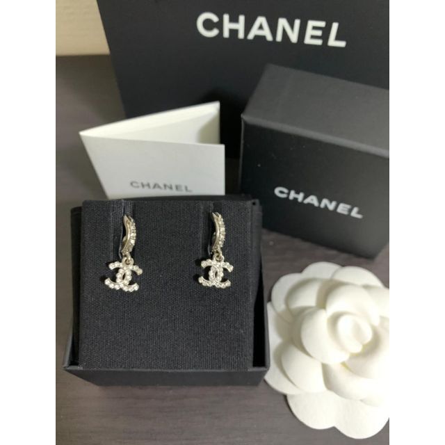 CHANEL♡新作 CCロゴ ピアス