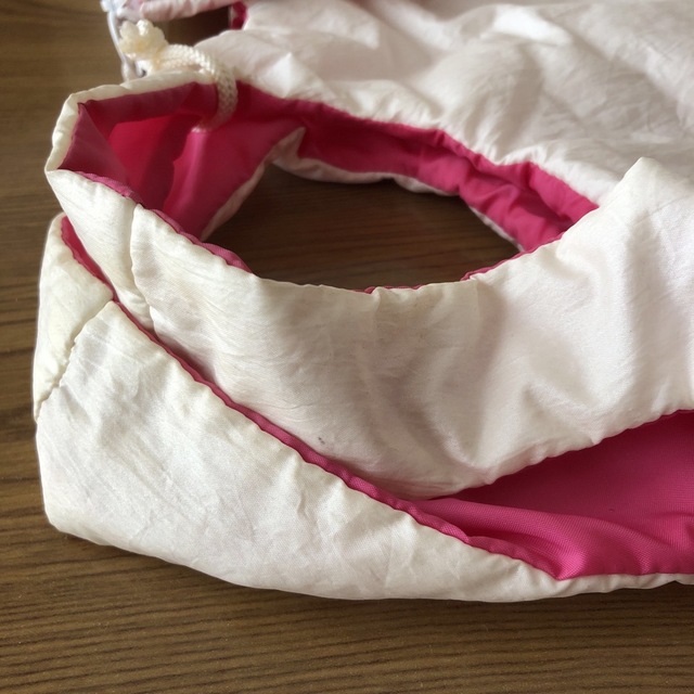 agnes b.(アニエスベー)のアニエスb.のリバーシブルバック(used品)ピンク×白 レディースのバッグ(トートバッグ)の商品写真