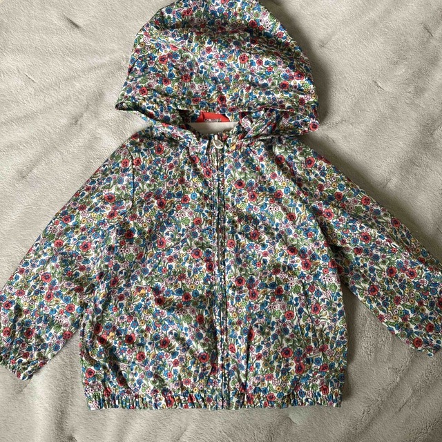 babyGAP(ベビーギャップ)のbabyGAP ナイロンジャケット　95cm キッズ/ベビー/マタニティのキッズ服女の子用(90cm~)(ジャケット/上着)の商品写真