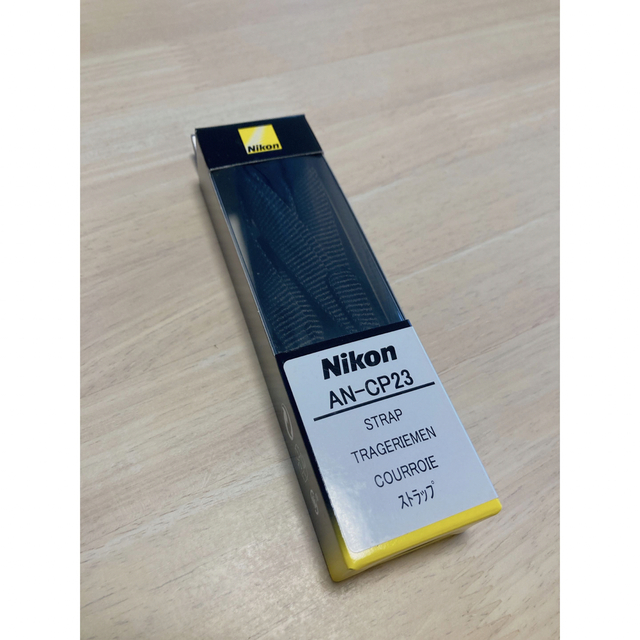 Nikon(ニコン)の【未開封品】Nikon ストラップ　AN-CP23 シンプル ブラック スマホ/家電/カメラのカメラ(その他)の商品写真