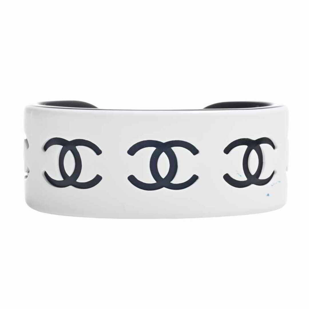 CHANEL 【中古】CHANEL シャネル ココマーク バングル A18563 ブラック/ホワイト プラスチック byの通販 by ブランド楽市xRAREMY(レアミー)|シャネルならラクマ シャネル CHANEL バングル ブレスレット ココマーク レディース ブラック ホワイト