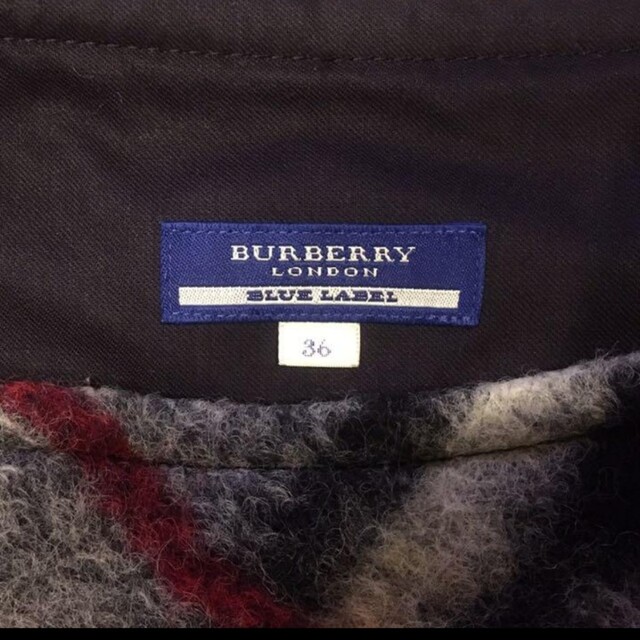 BURBERRY BLUE LABEL(バーバリーブルーレーベル)のBURBERRY　フレアスカート　ネイビー レディースのスカート(ひざ丈スカート)の商品写真