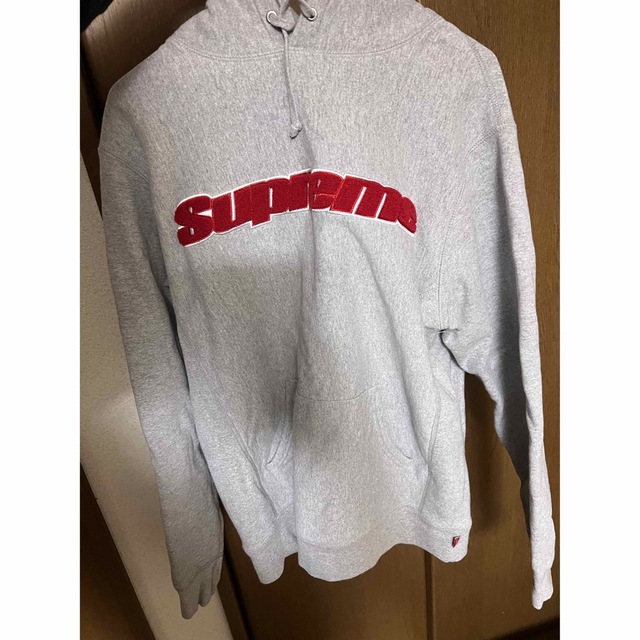 supreme パーカー　Mサイズトップス