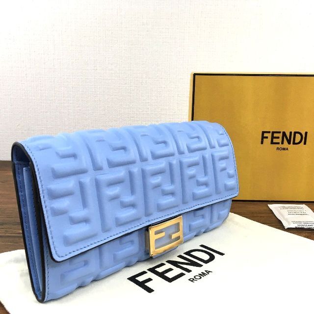 未使用品 FENDI 長財布 8M0251 水色 ズッカ 93 | フリマアプリ ラクマ