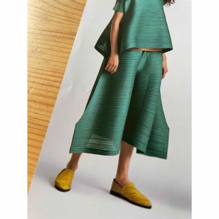 プリーツプリーズイッセイミヤケ(PLEATS PLEASE ISSEY MIYAKE)の変形ワイドパンツ　パープル(キュロット)