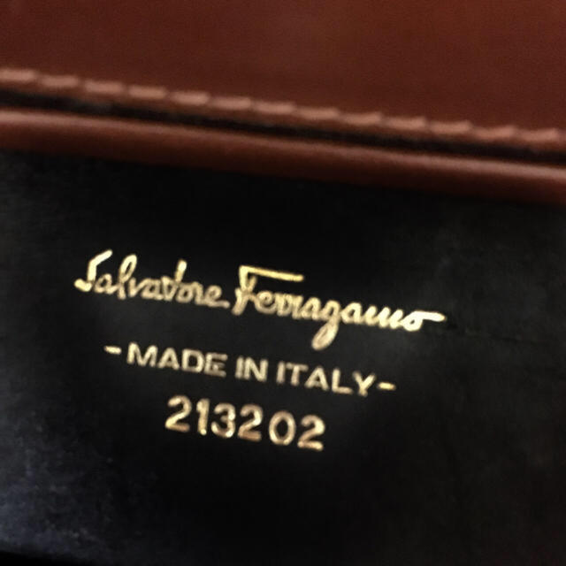 Salvatore Ferragamo(サルヴァトーレフェラガモ)のレア♡フェラガモ♡ヴァラリボン♡レザーチェーンショルダー レディースのバッグ(ショルダーバッグ)の商品写真