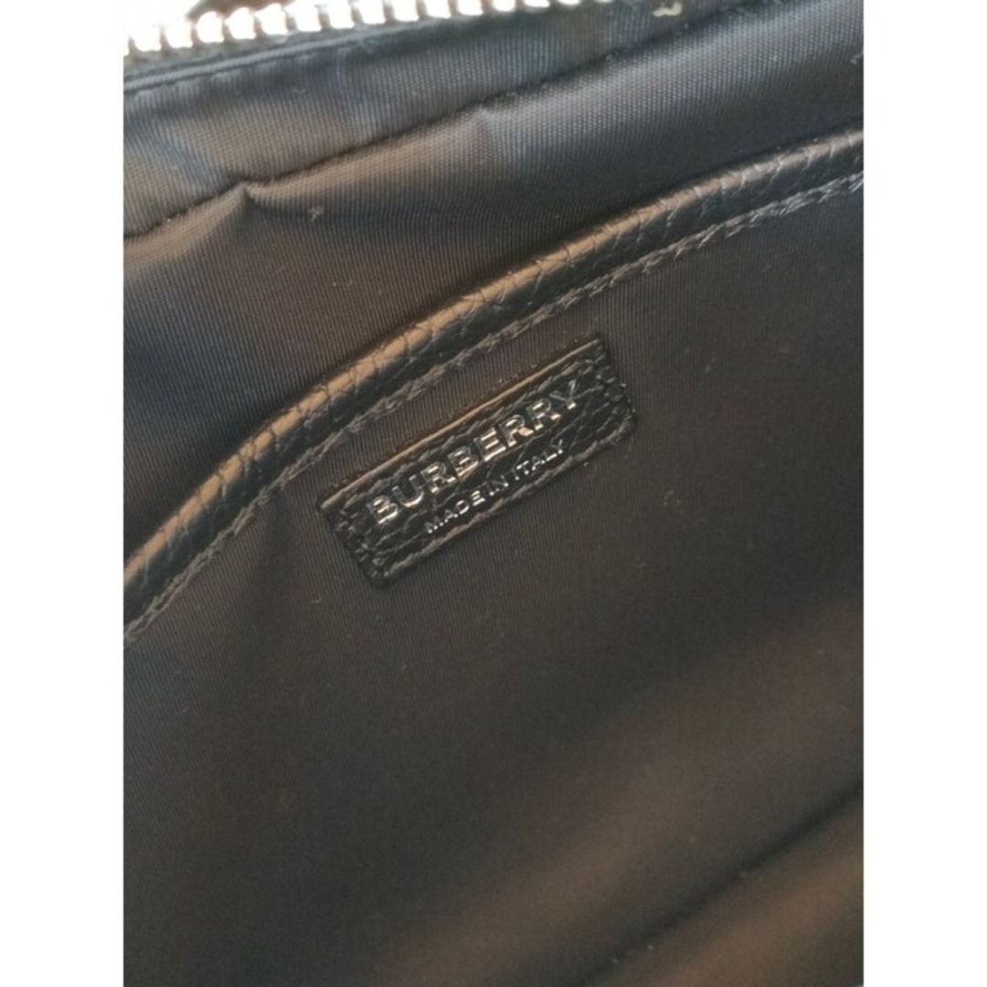 値下げ　新品☆BURBERRY　スモールカメラバッグ　チェーンショルダー　レザー