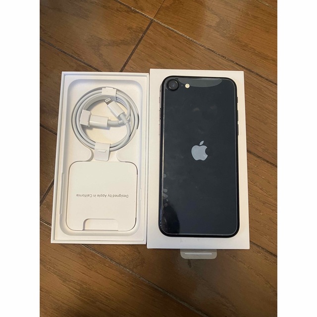 【美品】　iPhone se3 64GB ブラックSIMフリー 1