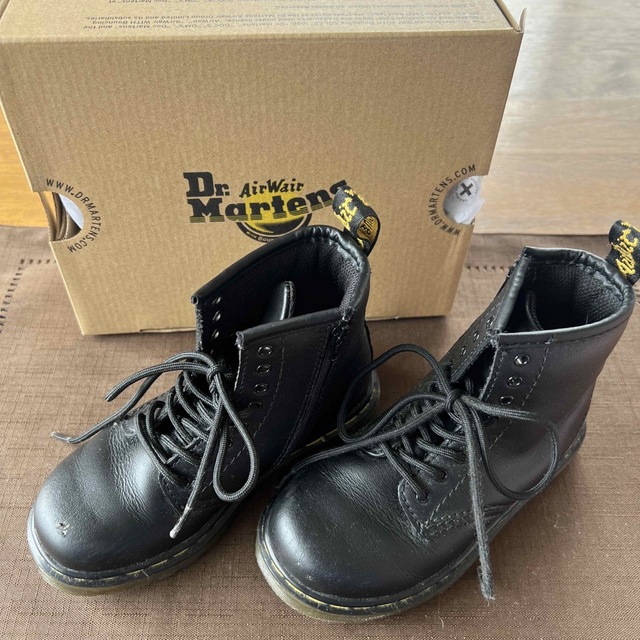 Dr.Martens(ドクターマーチン)のドクターマーチン キッズ  ブーツ キッズ/ベビー/マタニティのキッズ靴/シューズ(15cm~)(ブーツ)の商品写真