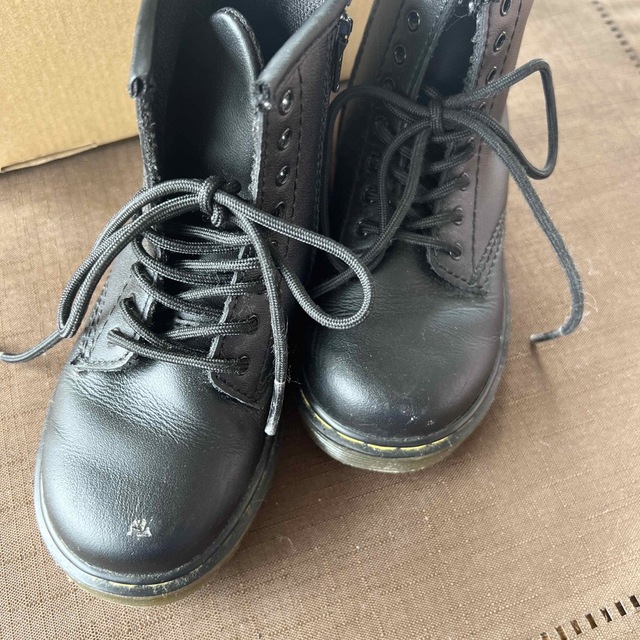 Dr.Martens(ドクターマーチン)のドクターマーチン キッズ  ブーツ キッズ/ベビー/マタニティのキッズ靴/シューズ(15cm~)(ブーツ)の商品写真