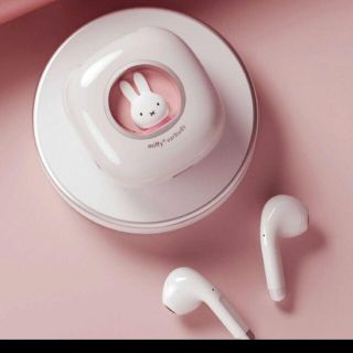 ミッフィー(miffy)のミッフィーブルートゥースイヤホン miffy 充電ケースつき Bluetooth(ヘッドフォン/イヤフォン)