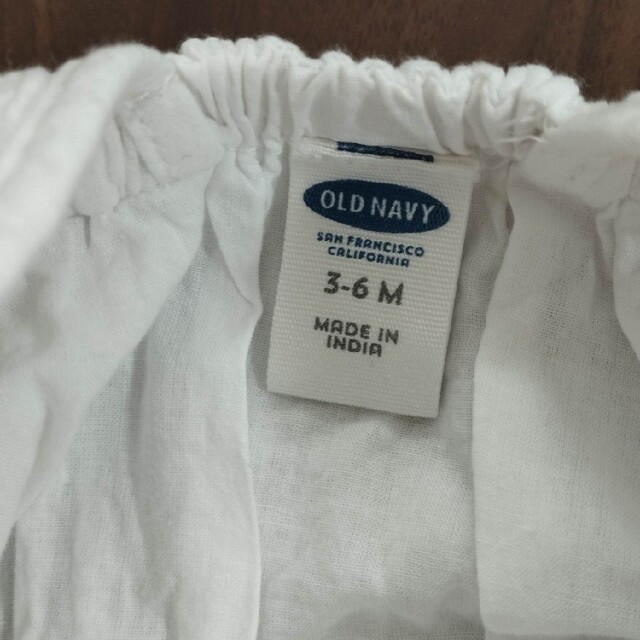 Old Navy(オールドネイビー)の（美品）OLD　NAVY　ホワイトシンプルワンピース　65サイズ（送料込） キッズ/ベビー/マタニティのベビー服(~85cm)(ワンピース)の商品写真