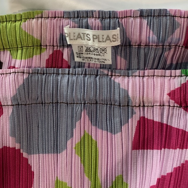 PLEATS PLEASE ISSEY MIYAKE(プリーツプリーズイッセイミヤケ)のプリーツプリーズ　スカート　ロング レディースのスカート(ロングスカート)の商品写真