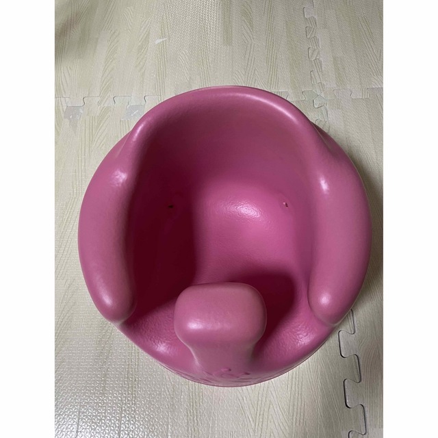 Bumbo(バンボ)のバンボ　Bumbo ピンク キッズ/ベビー/マタニティのキッズ/ベビー/マタニティ その他(その他)の商品写真