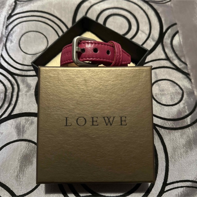 LOEWE(ロエベ)のLOEWE・レザー・ブレスレット・ピンク レディースのアクセサリー(ブレスレット/バングル)の商品写真