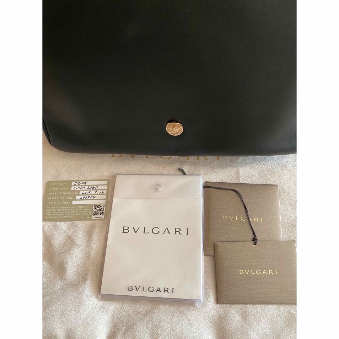 BVLGARI(ブルガリ)のブルガリ セルペンティ カボション カーフレザー 黒 レディースのバッグ(ショルダーバッグ)の商品写真