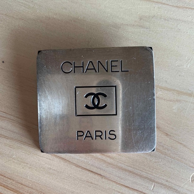 CHANEL(シャネル)のシャネル　ブローチ レディースのアクセサリー(ブローチ/コサージュ)の商品写真