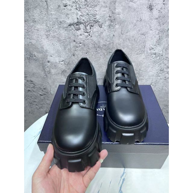 トレフォイル 登坂着用 PRADA プラダ モノリス レースアップシューズ