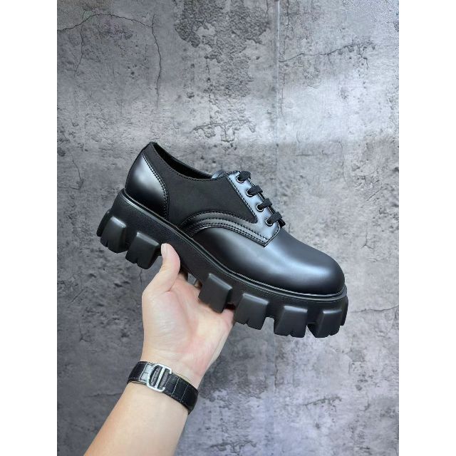 トレフォイル 登坂着用 PRADA プラダ モノリス レースアップシューズ