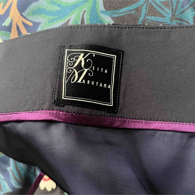 Gucci(グッチ)の定価8万 KEITA MARUYAMA 黒猫 シルク スカート  レディースのスカート(ひざ丈スカート)の商品写真