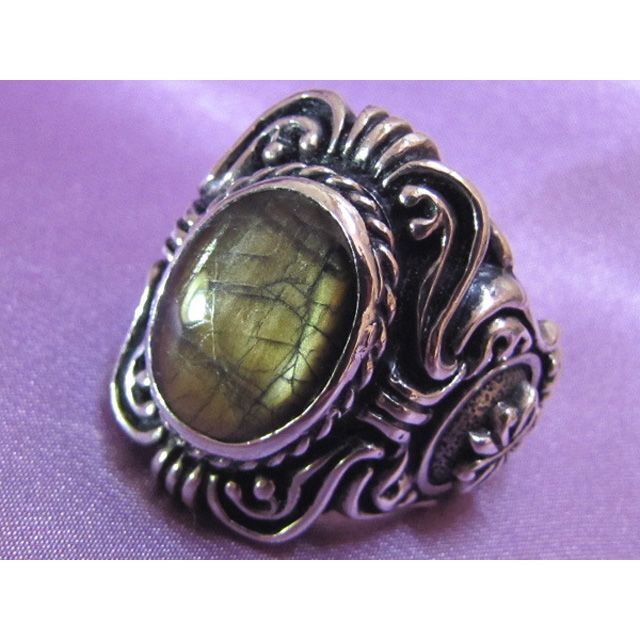 Leathers and Treasures Carved Swirl Ring メンズのアクセサリー(リング(指輪))の商品写真