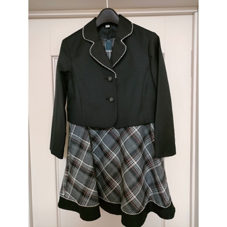 ユニクロ(UNIQLO)のフォーマル スーツ 120cm　女の子　入学式  七五三　コサージュつき(ドレス/フォーマル)