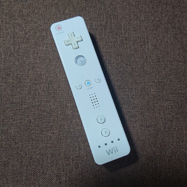 Wii(ウィー)のWii ウィー リモコン 白 ホワイト 任天堂 純正品 コントローラー匿名配送 エンタメ/ホビーのゲームソフト/ゲーム機本体(家庭用ゲーム機本体)の商品写真