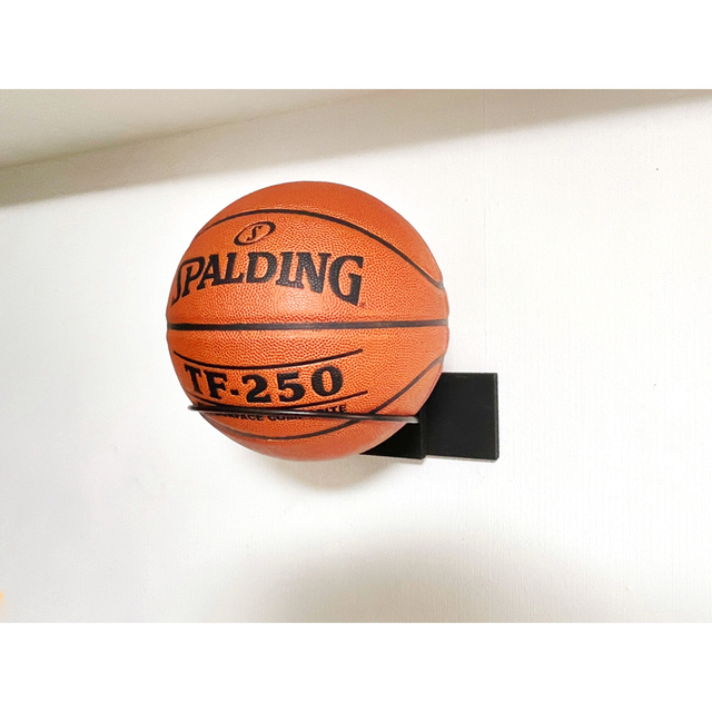 ボールホルダー　ボールディスプレイ　壁掛けホルダー　ボールスタンド スポーツ/アウトドアのスポーツ/アウトドア その他(バスケットボール)の商品写真