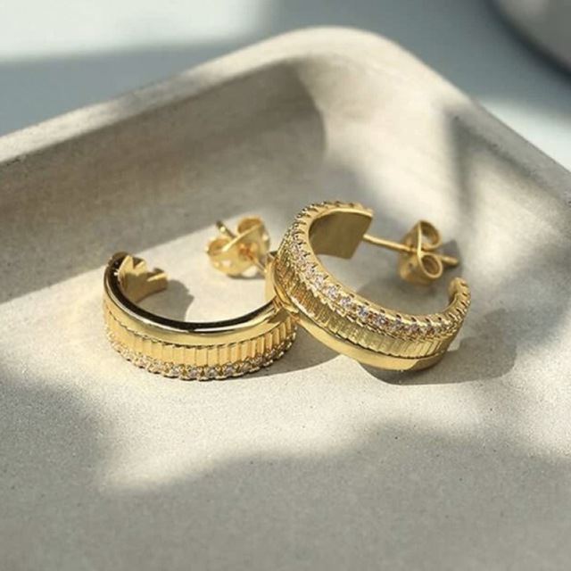 BOUCHERON(ブシュロン)のデテール　フープ　ピアス レディースのアクセサリー(ピアス)の商品写真