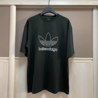 Balenciaga - BALENCIAGA / ADIDAS オーバーサイズTシャツ-Mの通販｜ラクマ