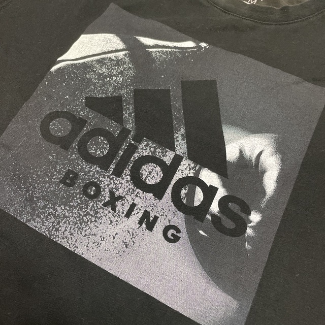 adidas(アディダス)のadidas Tシャツ ブラック メンズ プリント ロゴ 古着 アディダス M メンズのトップス(Tシャツ/カットソー(半袖/袖なし))の商品写真