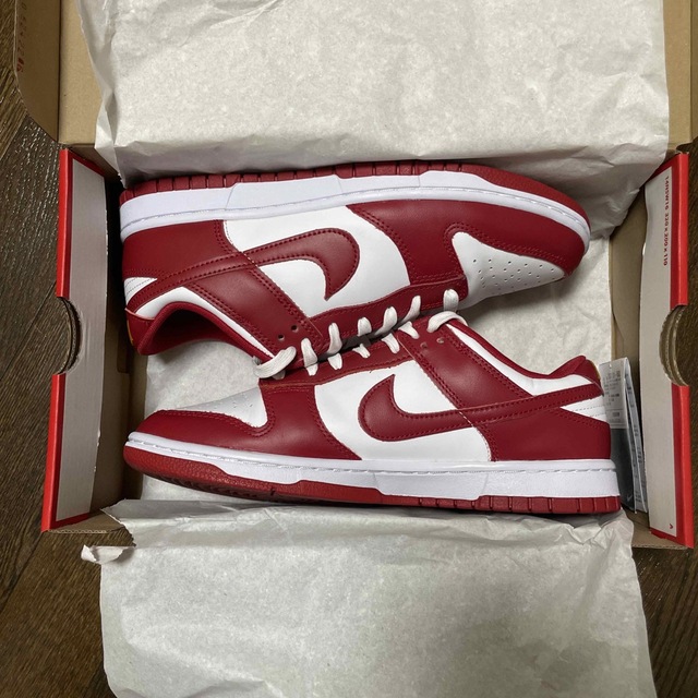 NIKE(ナイキ)のNIKE DUNK LOW RETORO GYM RED 26.5 メンズの靴/シューズ(スニーカー)の商品写真