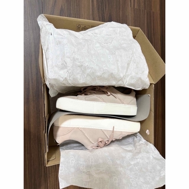 美品 UGG アグ スニーカー 24.5cm Dinale ディナーレ 公式の 4200円