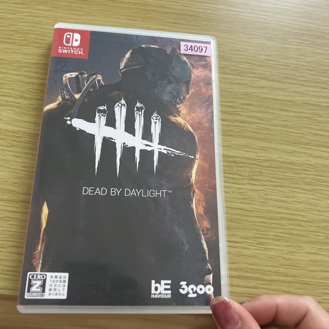 任天堂　switch 本体+マリオカート+dead by daylight