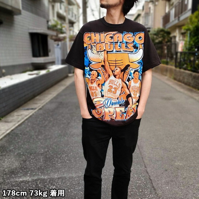 H2318 CHICAGO BULLS ブルズ　NBA プリントTシャツ