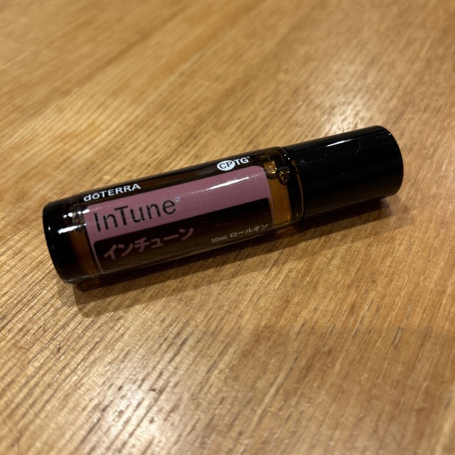 doTERRA(ドテラ)のドテラ　インチューン　10m L ロールオン コスメ/美容のリラクゼーション(エッセンシャルオイル（精油）)の商品写真