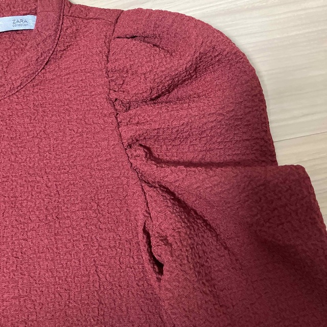 ZARA(ザラ)のZARA パフスリーブトップス レディースのトップス(カットソー(長袖/七分))の商品写真