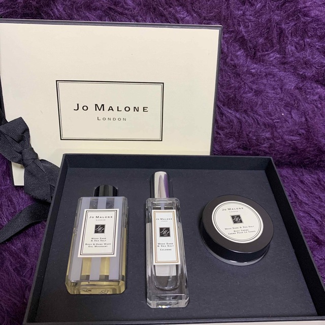 Jo Malone(ジョーマローン)のJo MALONE WOOD SAGE&SEA SALT gift set コスメ/美容の香水(ユニセックス)の商品写真