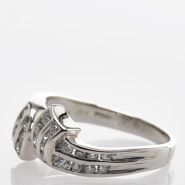 美品 Pt900 プラチナ リング 指輪 ダイヤ 0.50ct 【1-0095947