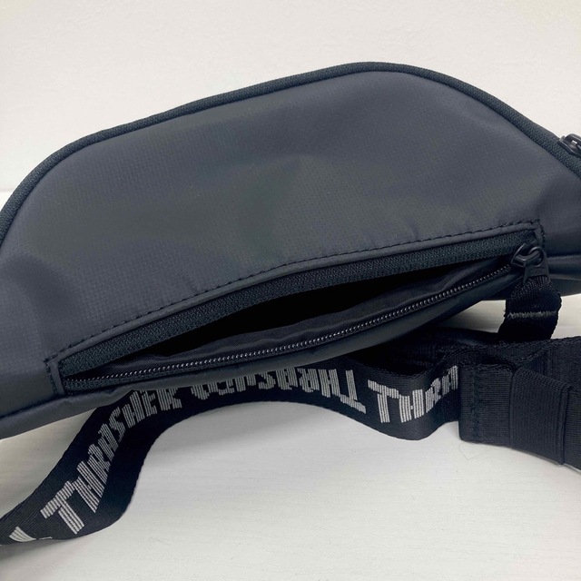 THRASHER(スラッシャー)の新品　THRASHAER ボディバッグ　黒　ブラック　ユニセックス メンズのバッグ(ボディーバッグ)の商品写真