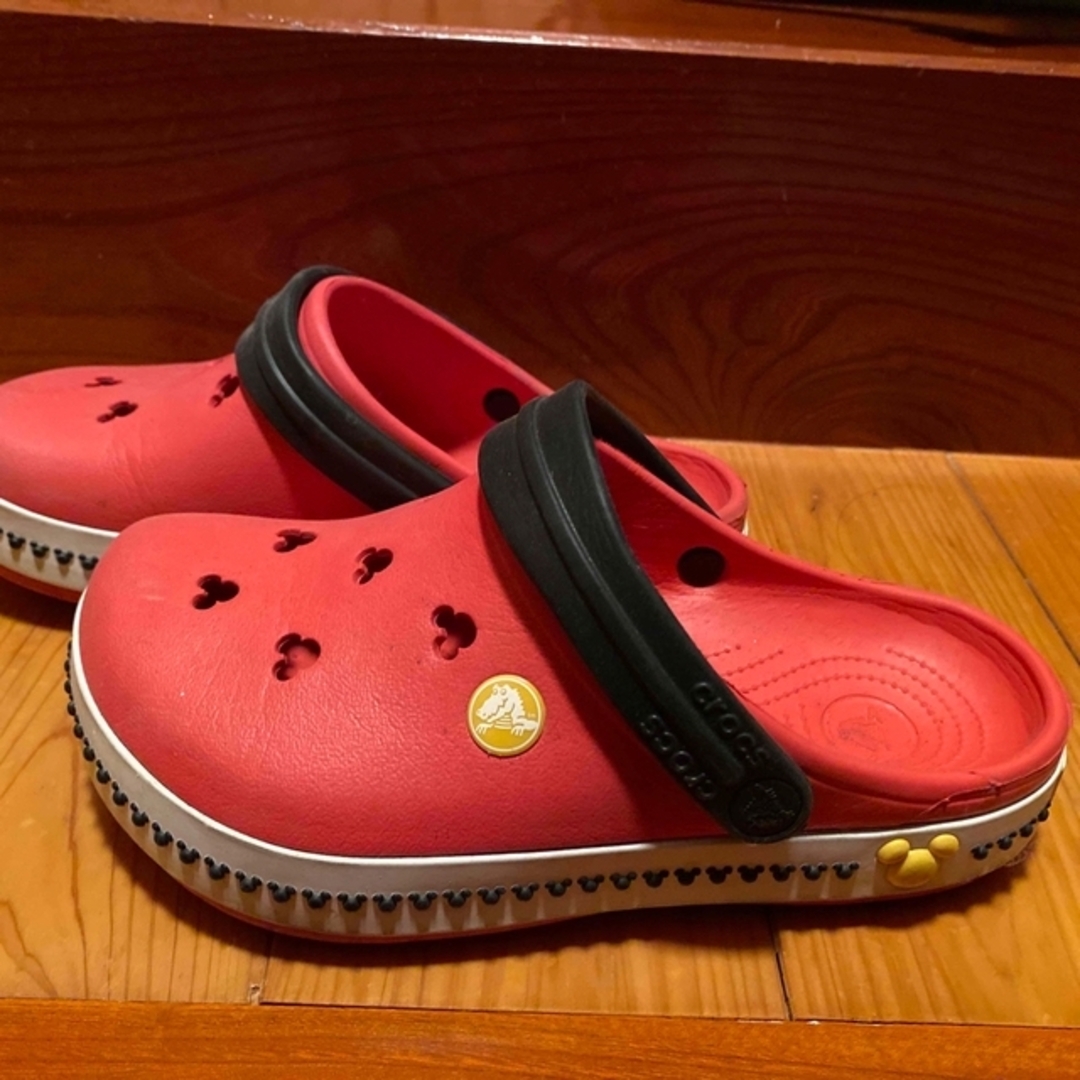 crocs(クロックス)のクロックスサンダル ディズニーミッキー J3(21cm) キッズ/ベビー/マタニティのキッズ靴/シューズ(15cm~)(サンダル)の商品写真